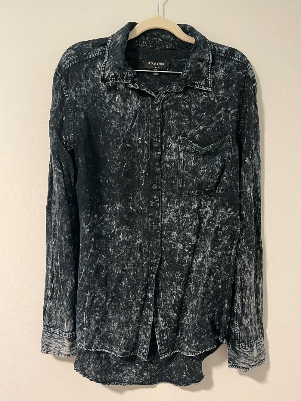 BYCORPUS Black Marble-Wash Long-Sleeve Button-Down Shirt